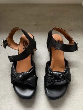 Miz Mooz Gaige Black Women's Sandal (Size 37)